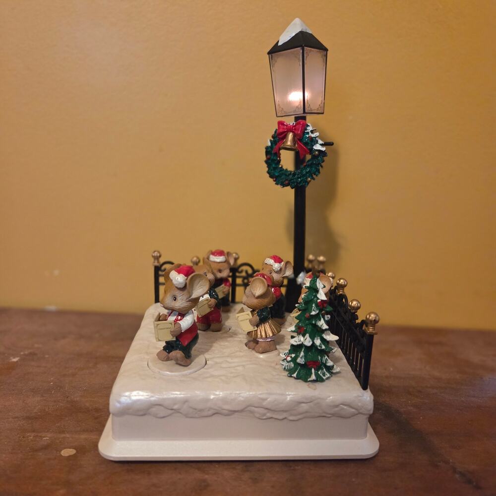 Lamplight Carolers Illuminated Musical Christmas Mice Choir Display Vtg 1995